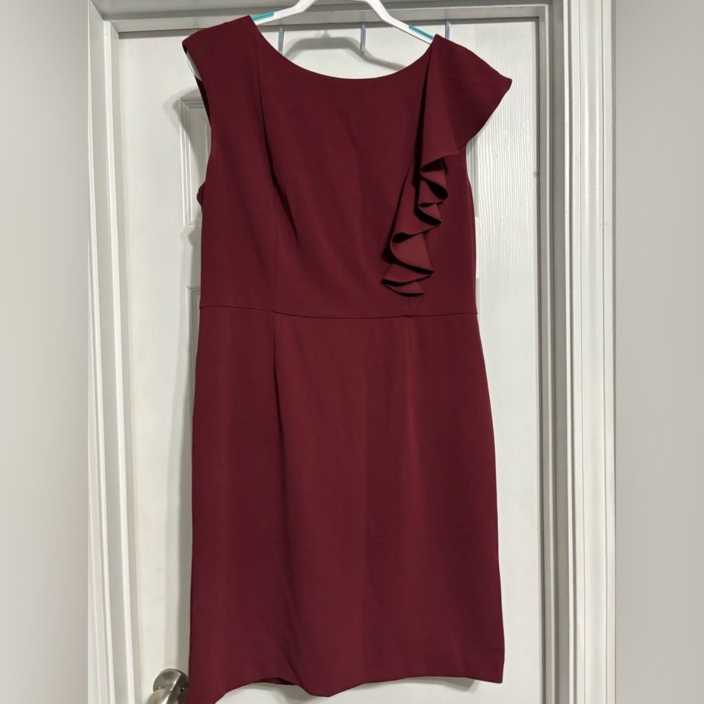 Women’s burgundy sleeveless dress